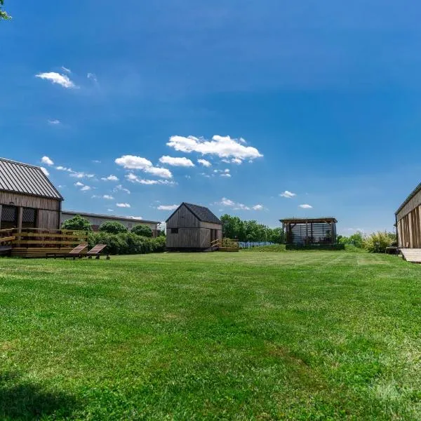 Horse Glamping Park, hotel v destinaci Cirkovce