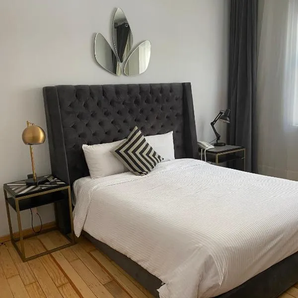 Suites Alcazar, hotel a Ciutat de Mèxic