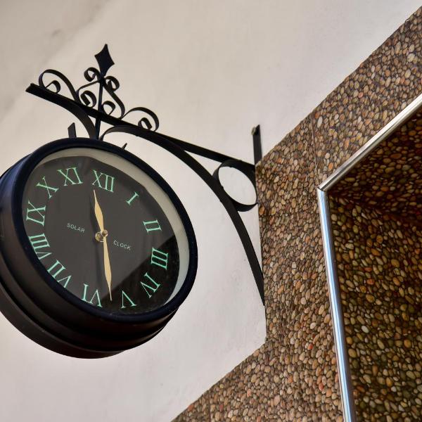 THE OLD TOWN CLOCK