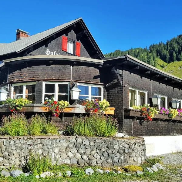 Gasthof Auerhahn, hotel v destinaci Lech am Arlberg