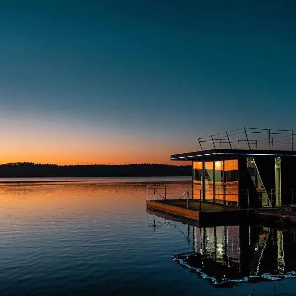 Domy na wodzie Charzykowy, hotel i Charzykowy