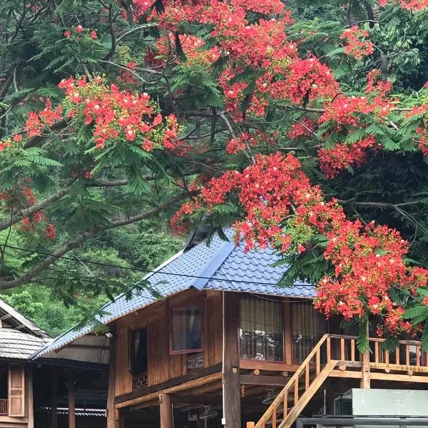 Nha Tan - Mai Chau Homestay & Tours, khách sạn ở Mai Châu