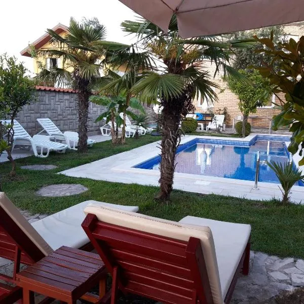 Kazablanka Rooms Aerodrom, hotel en Podgorica