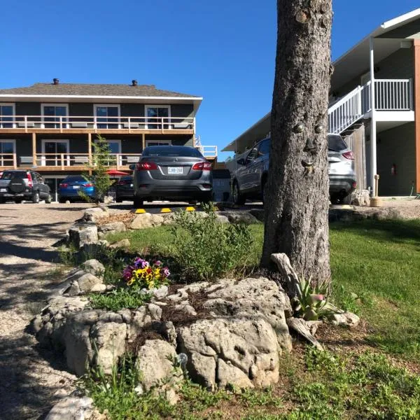 Escarpment Heights Motel, Hotel in Tobermory