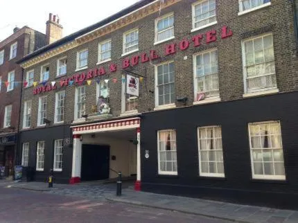 The Royal Victoria & Bull Hotel, hotel sa Rochester