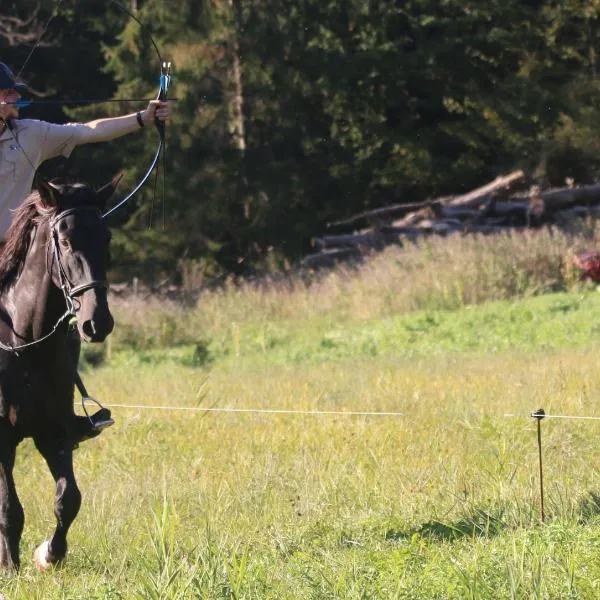 Parc animalier du Hérisson, hotel in Doucier