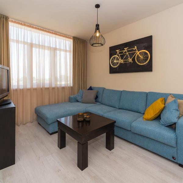 Alma Apartment - Stylish 1BD Flat with Balcony