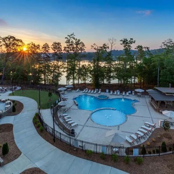 Lakeside Lodge Clemson，位于克莱门森的酒店