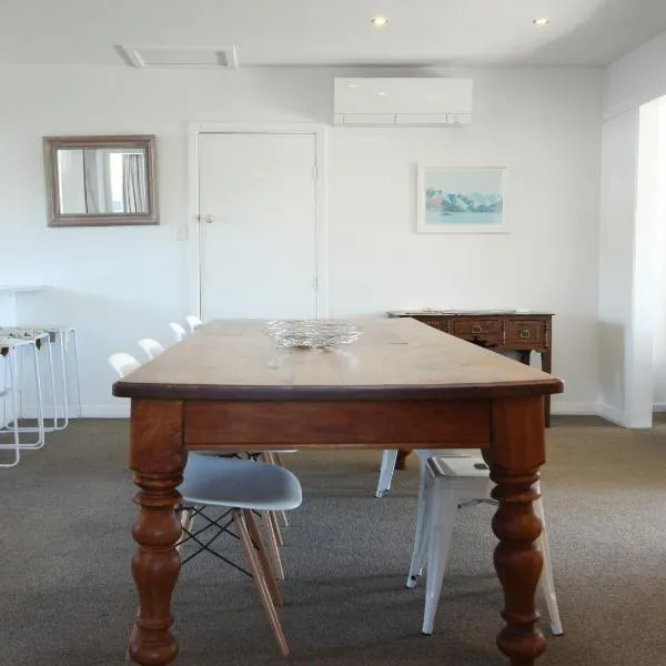 1 - Delightfully fresh, private home close to town, hotell sihtkohas Wanaka