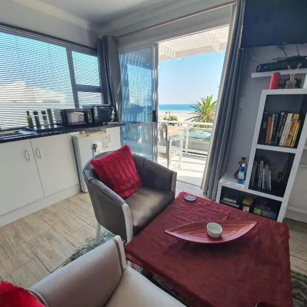 Atlantic Studio - Compact unit with Sea Views, Hotel in Melkbosstrand