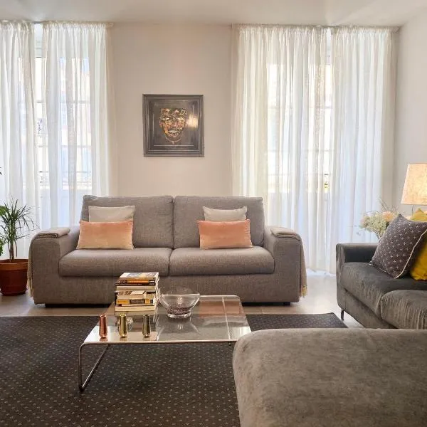 Cozy 2BR Appartment near the Port of Nice, hotel in Nice