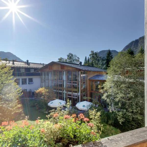 Outdoorhotel Jäger Von Fall, hotel v destinaci Lenggries