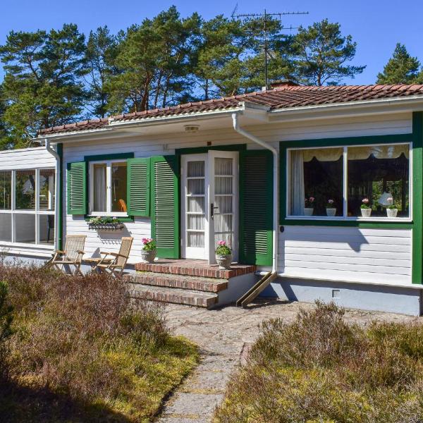 Amazing Home In Hllviken With 3 Bedrooms