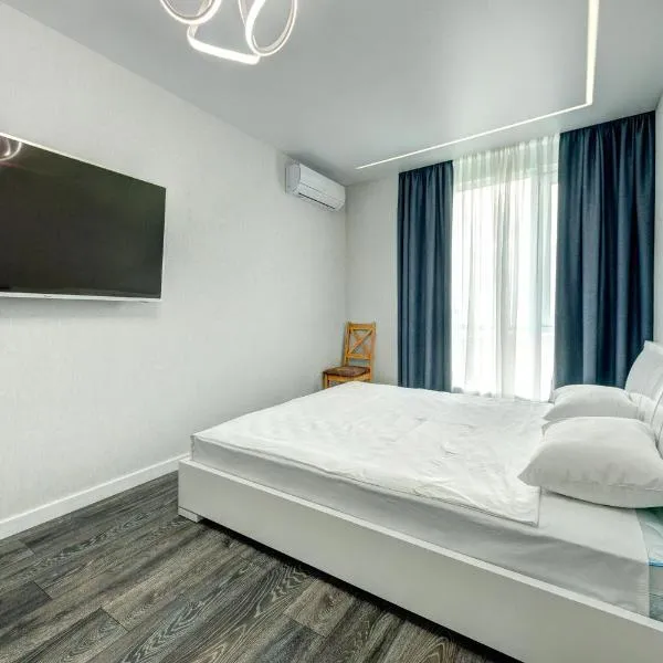 Apartment Voskresenska 18 , Парковые Озера, hotel in Kyiv