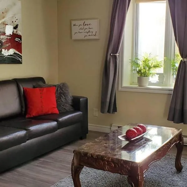 2-Bedroom Apartment Sweet #2 by Amazing Property Rentals, hotel i Gatineau