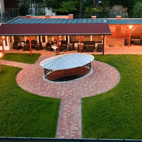 Hotel Barbakán, hotel v destinaci Pécs