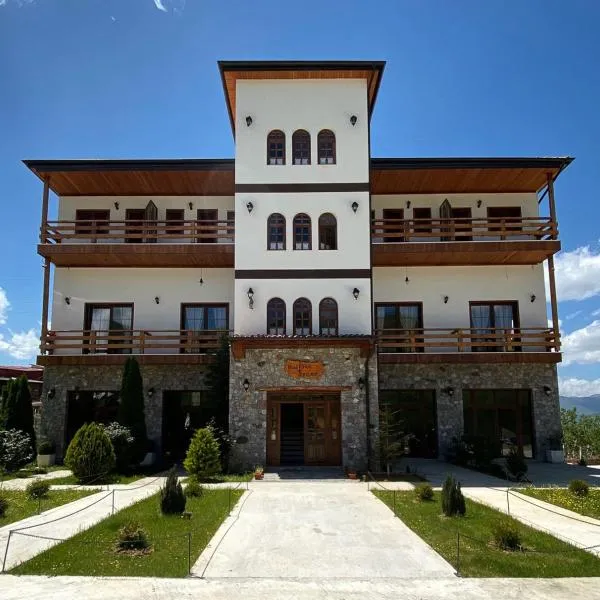 Nëna Dashuri Agroturizëm, khách sạn ở Peshkopi