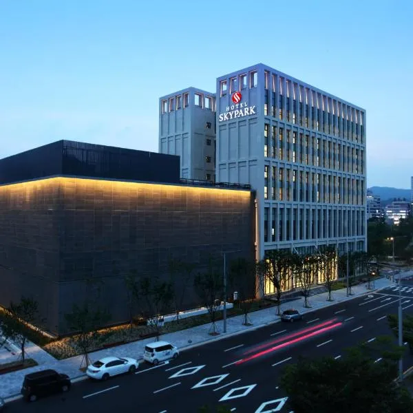 Hotel Skypark DaejeonⅠ, hotel v destinaci Tedžon