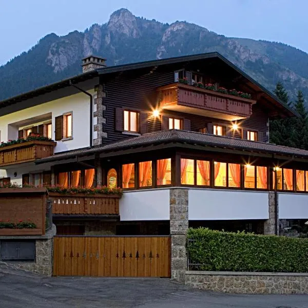 Max Meublè, hotel em Castione della Presolana