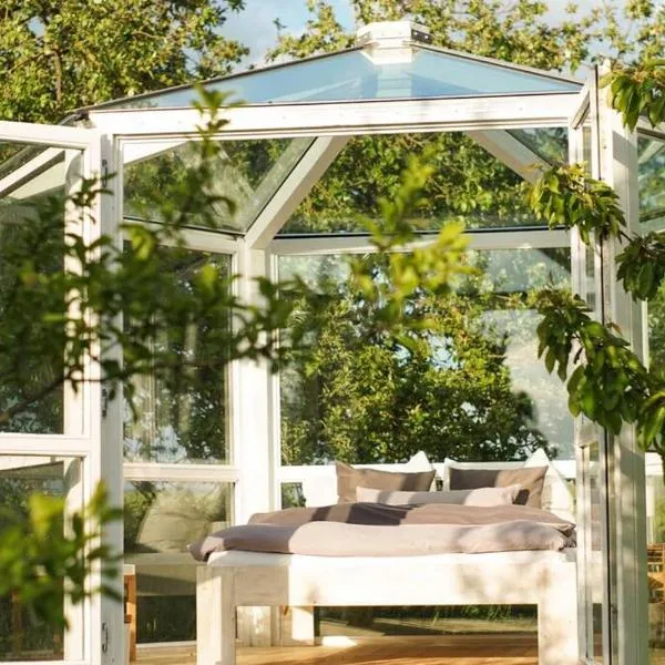 Glashaus Sternblick, Schlafen unterm Sternenhimmel, hotel v destinaci Neustadt am Kulm