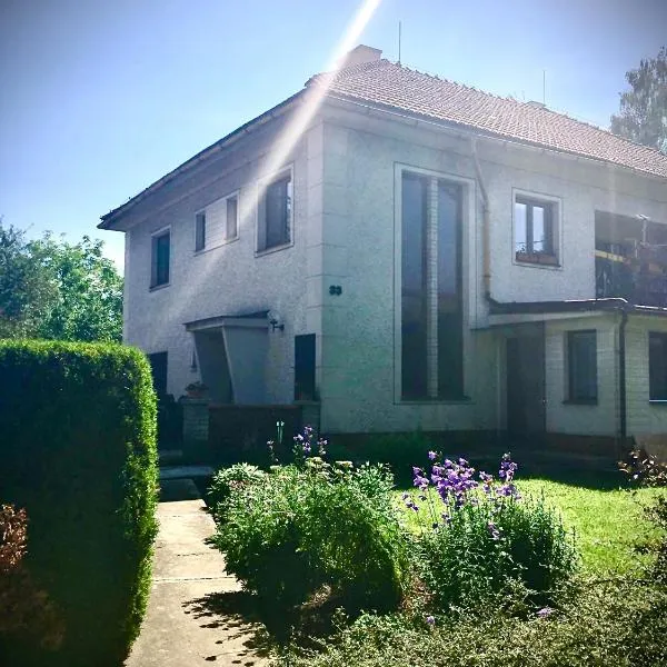 Farma u Tošovských, hotel i Týniště nad Orlicí