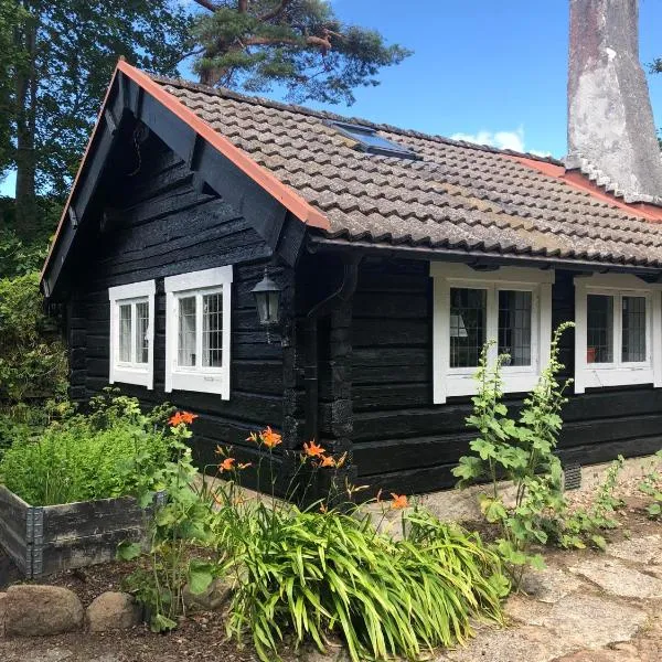 Havsnära 1700-tals Timmerstuga, hotel u gradu Engelholm