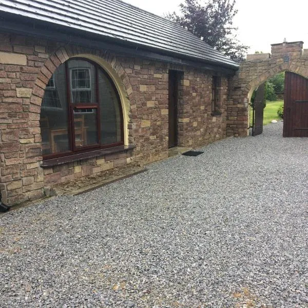 Broadford Nursery and Garden Centre -Walkers Lodge, hotel sa Broadford