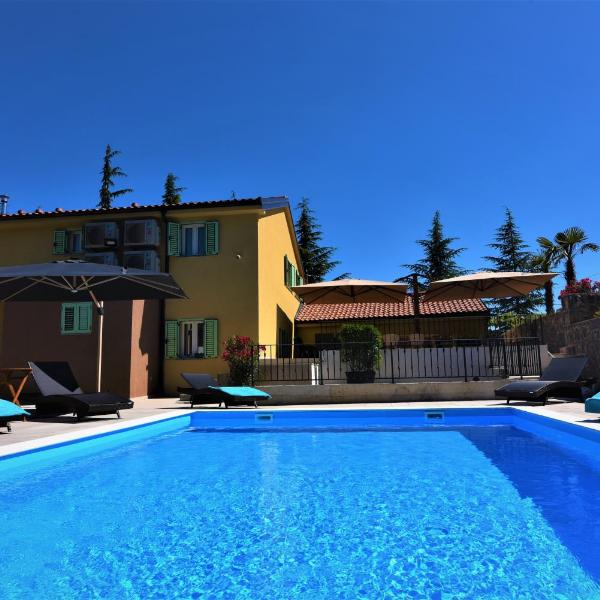 Letorina rooms and apartments with pool