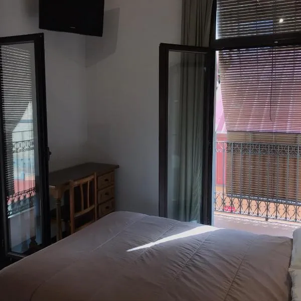 Hostal Radio Barcelona, khách sạn ở Barcelona
