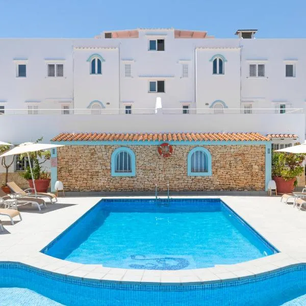 Apartamentos Los Arcos, hotel in Santa Eularia des Riu