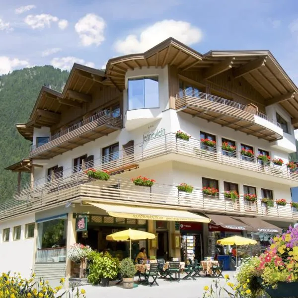 Hotel Garni Jennewein, hotel di Mayrhofen