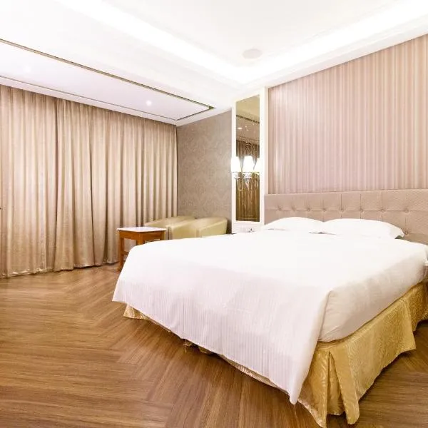 Daniel Motel, hotel in Xinying