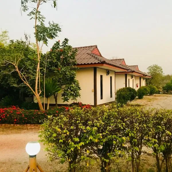 สวนไผ่รีสอร์ท, hotel v destinaci Ban Na