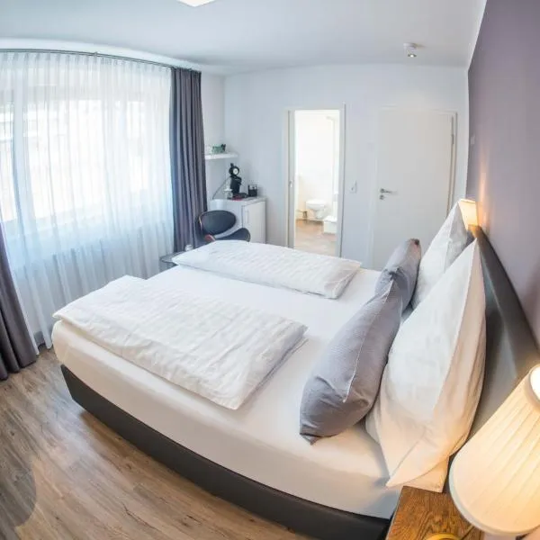 CityApartements FN2-FN4 KLIMATISIERT, hotel v destinaci Friedrichshafen