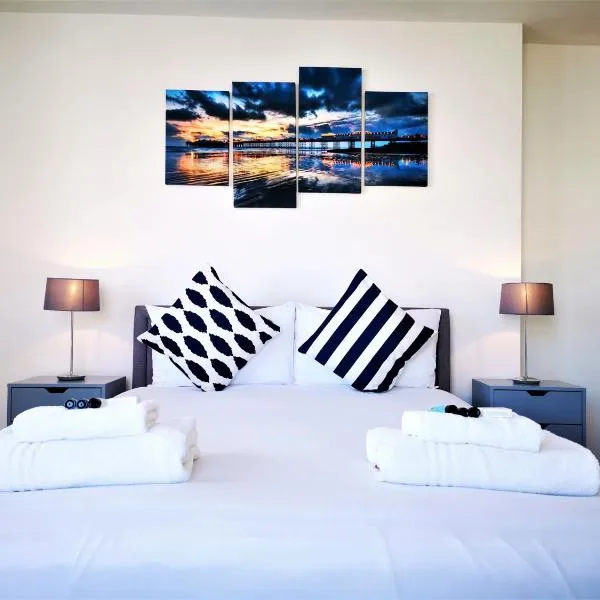 Marina living with parking, balcony, quiet and secure、ブライトン＆ホーブのホテル