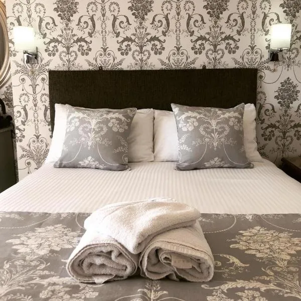 The Strathmore, Hotel in Tenby