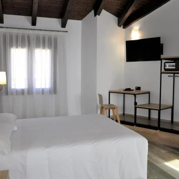 Hostal Restaurante Villa de Brihuega, hotel di Brihuega