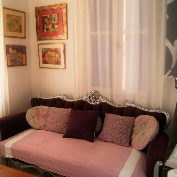 the bougainvillea house、シミのホテル