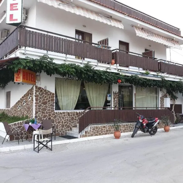 Viesnīca Hotel Paralia pilsētā Neakarvali