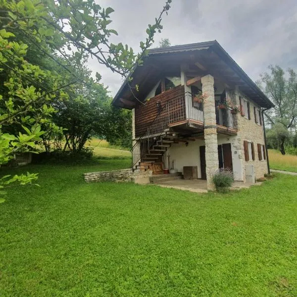 La casa del Ghiro - PARCO DOLOMITI BELLUNESI，位于Corazzai的酒店