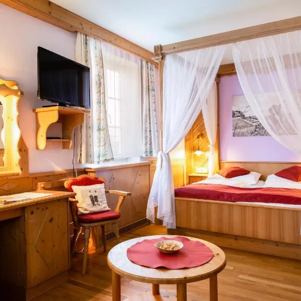 Scharfegger's Raxalpenhof - Zuhause am Land, hotel in Reichenau