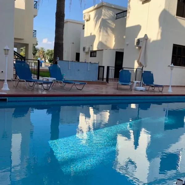 Seashell Apartments, hotel in Paphos City