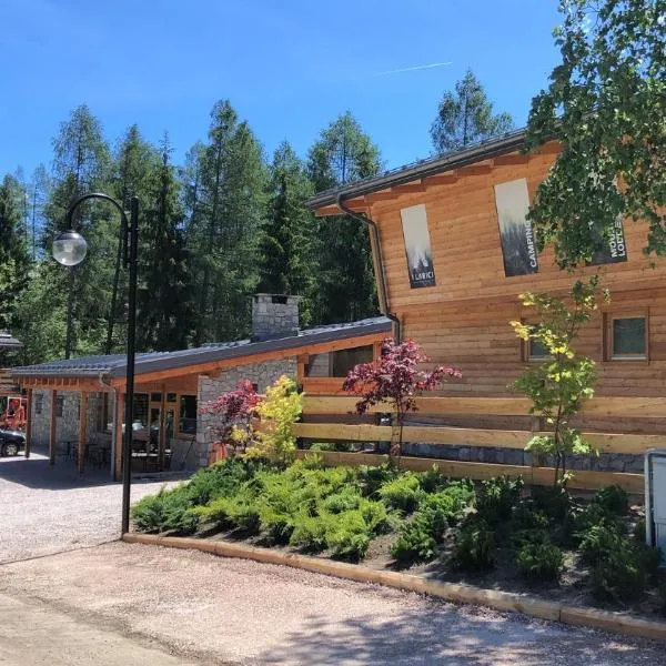 I Larici Camping Lodge, hotel en Ossana