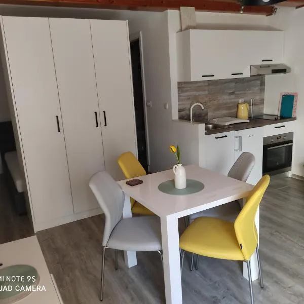 FINA M Studio Apartman, hotel di Kali