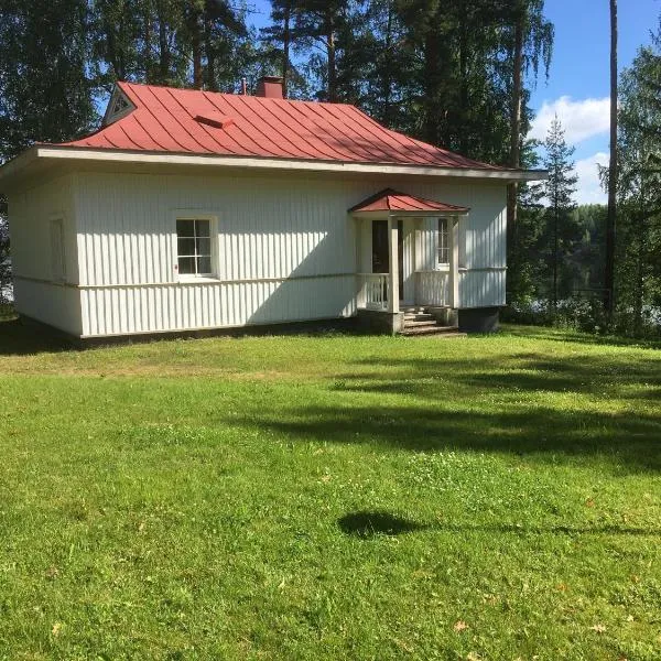 Wallinkoski accommodation - Rooms and Tentsile tent options next to River Vuoksi、イマトラのホテル