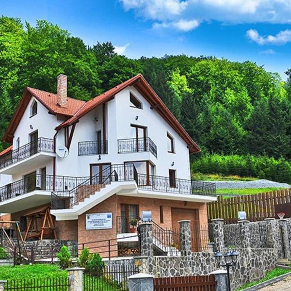 Charming Villa in a Private Mountain Resort