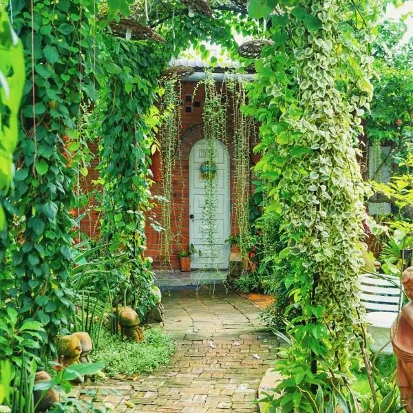 Mekong Pottery Homestay, Green-Friendly & Boat Tour, Hotel in Vĩnh Long