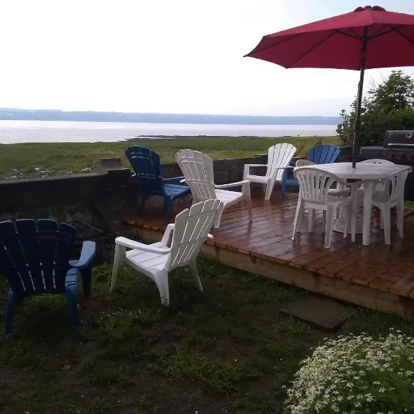 La Maison Vaillancourt, viešbutis mieste Saint-Laurent-de-l'ile d'Orleans