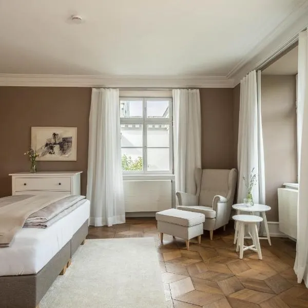 Schloss Kirchberg - Rosé, hotel in Immenstaad am Bodensee