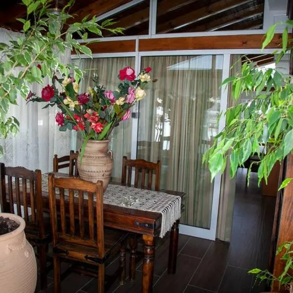 STAVROS amazing apartment in the centre of KOS, hotel em Cós